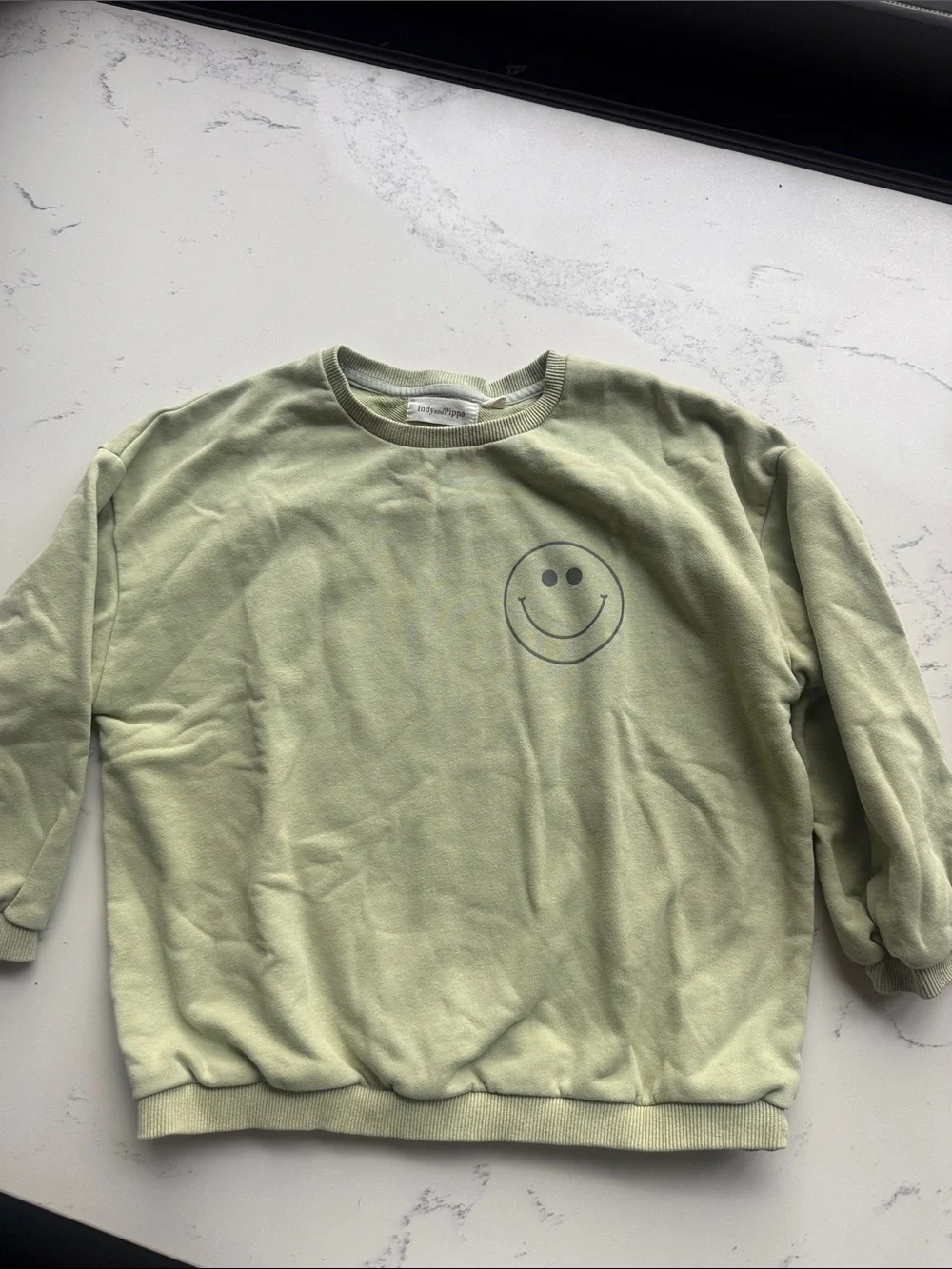 Indy and Pippa Smiley Jogger Set sweatshirt and sweatpants Green Color Size 6T